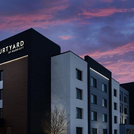 Отель Courtyard By Marriott Buffalo Amherst/University Экстерьер фото